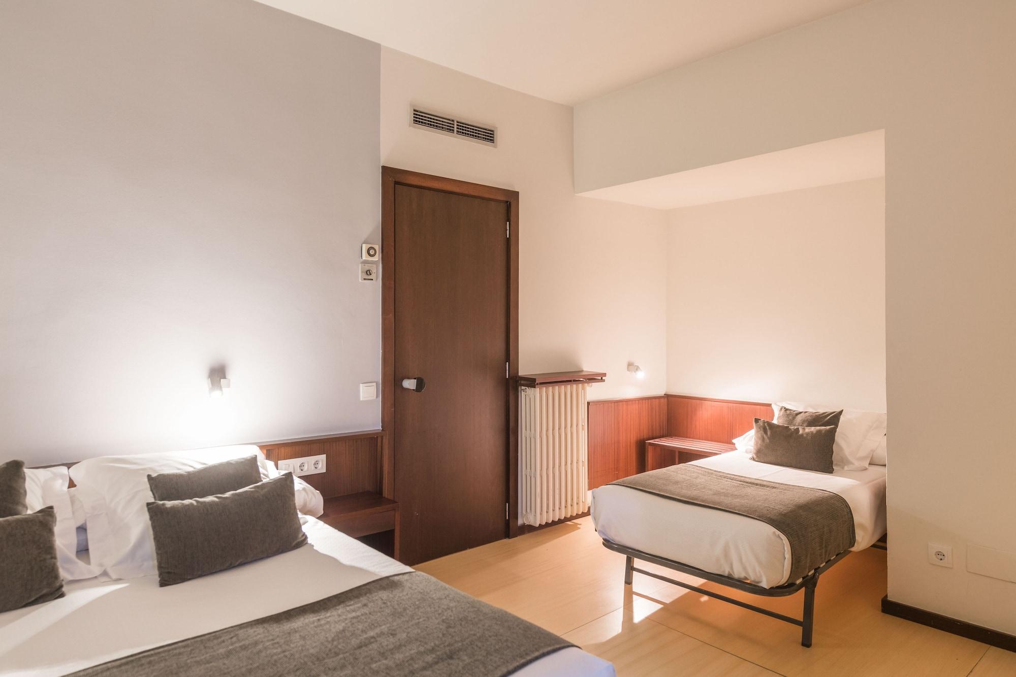 Hotel Emporda Φιγκέρες Εξωτερικό φωτογραφία